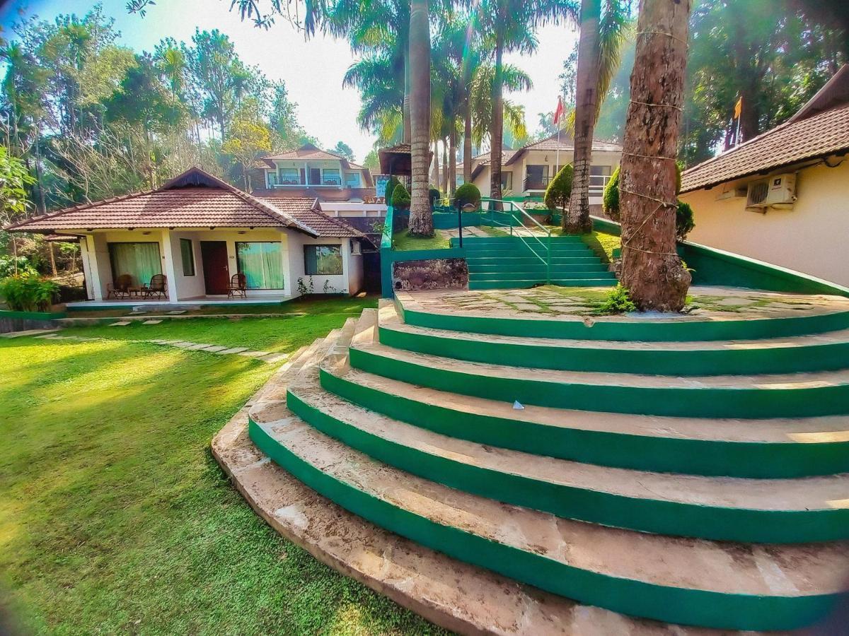 The Wave Lakeview Resort & Spa Wayanad Dış mekan fotoğraf